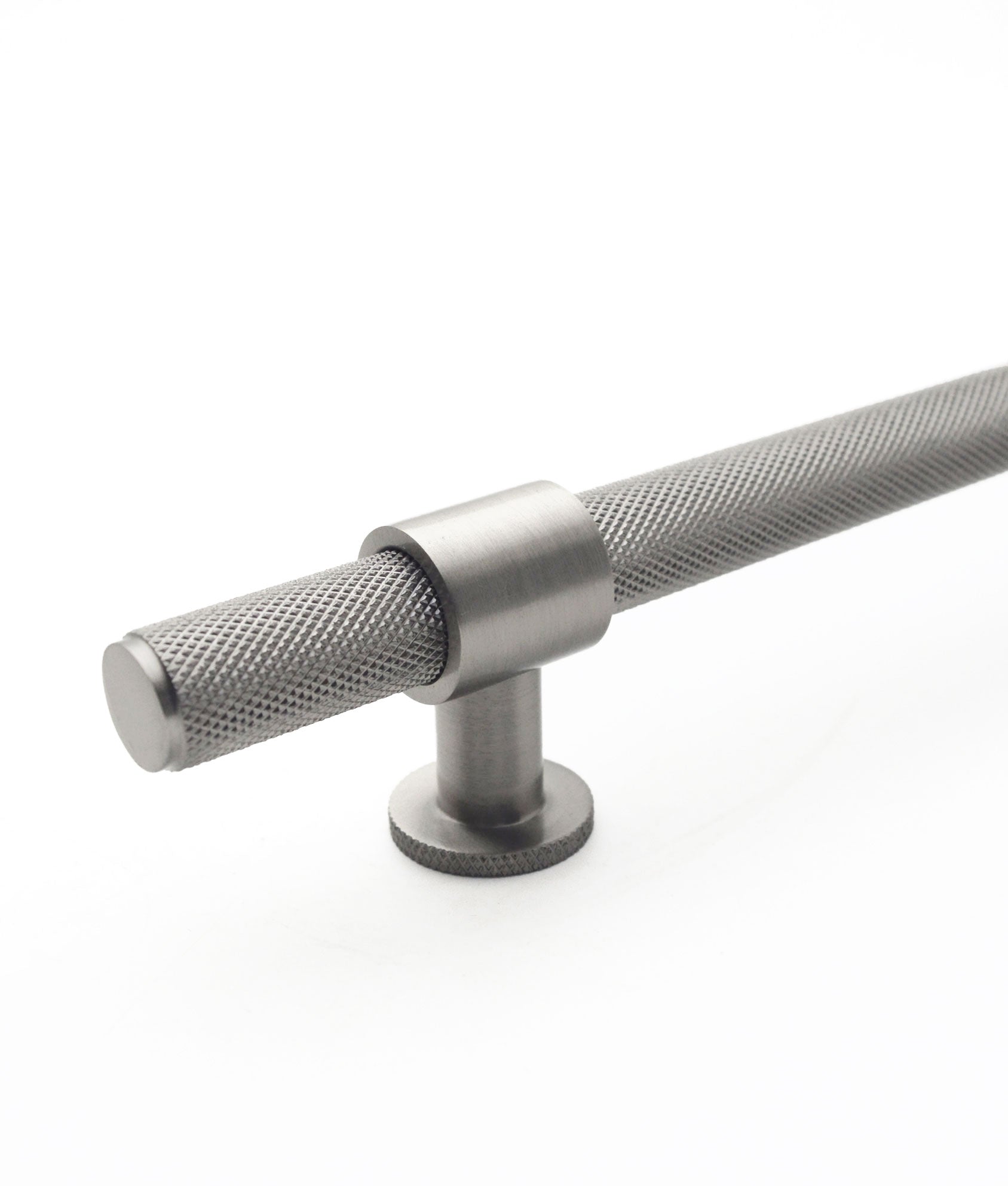 Wanamaker Knurled Cabinet Pull Handle, 14mm Bar