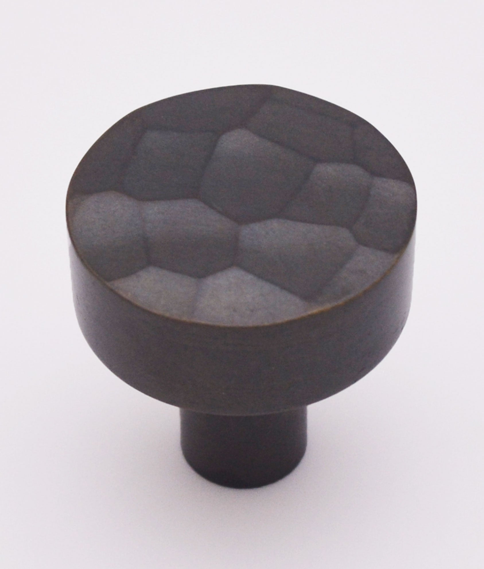 Rameses Hammered Round Cupboard Knob