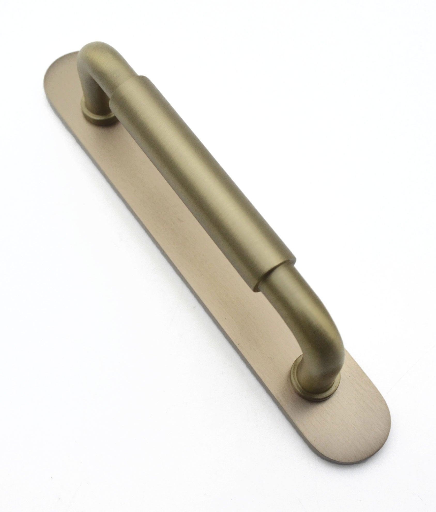 Capri Bannon Cabinet Pull Handle on Plate