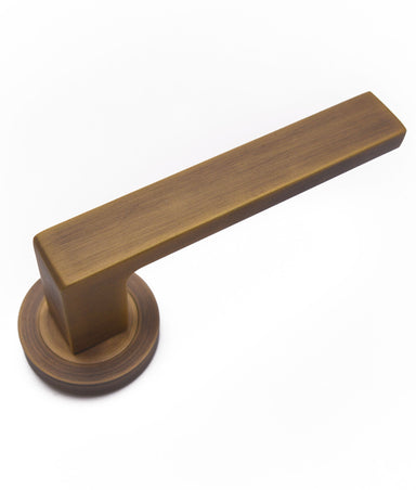 Wilton Saratoga Lever on Rose