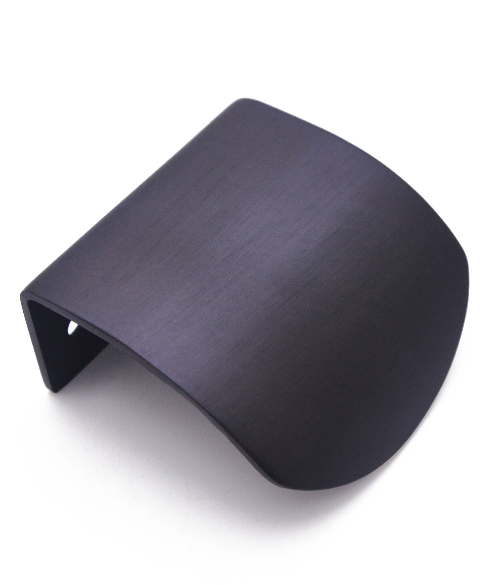 Bjorn Sinuous Edge Pull