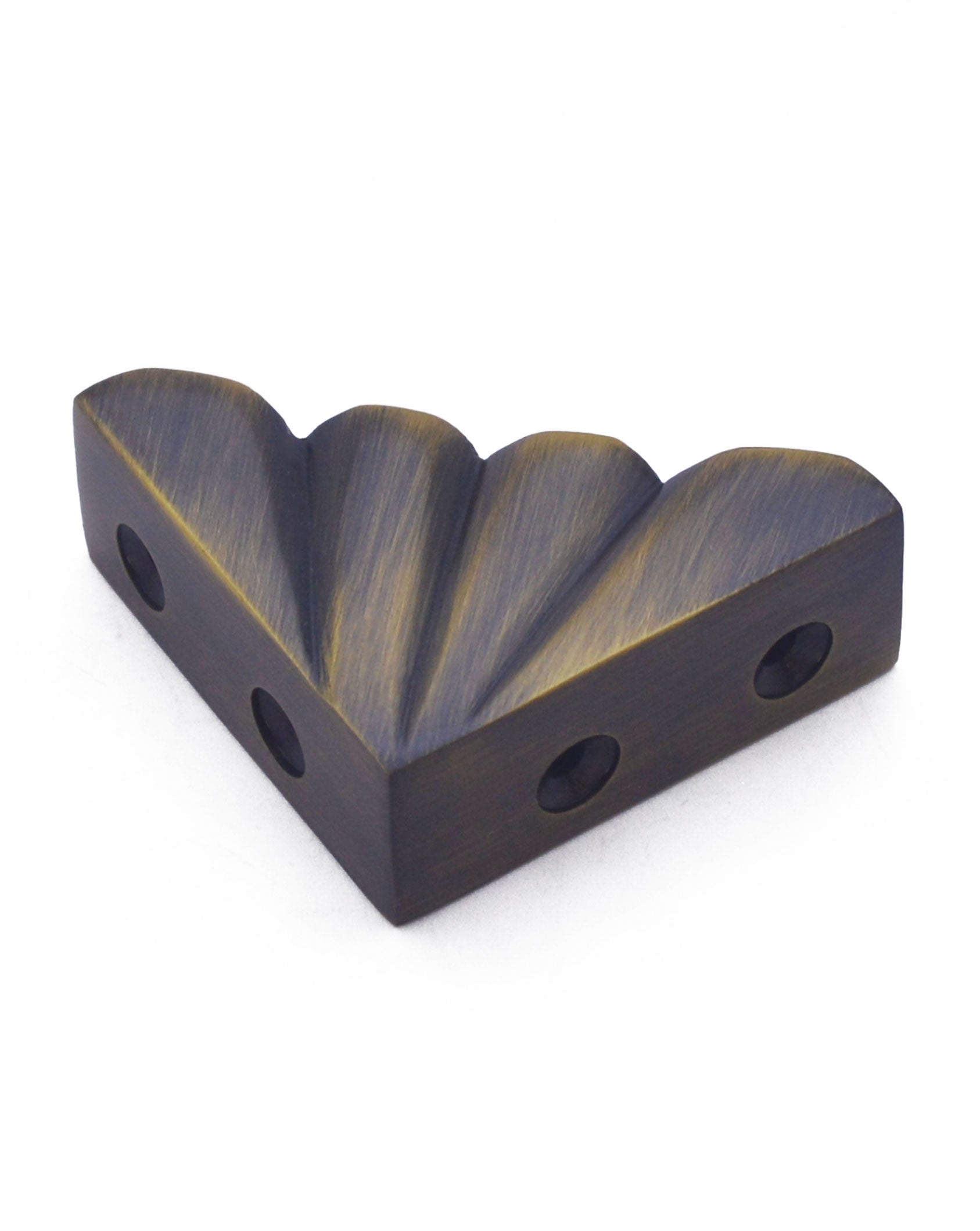 Shell Chest Corner