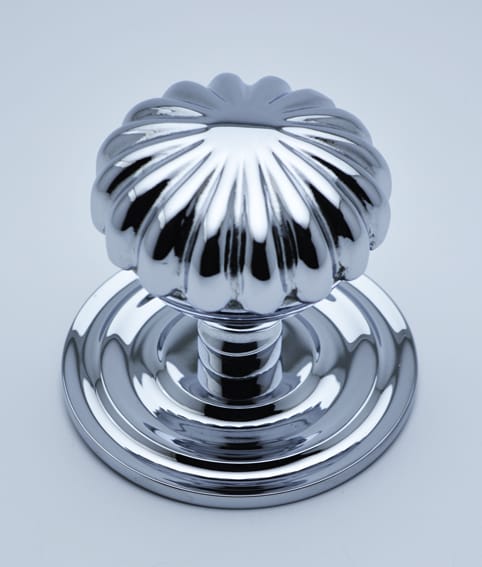 Shell Centre Door Knob