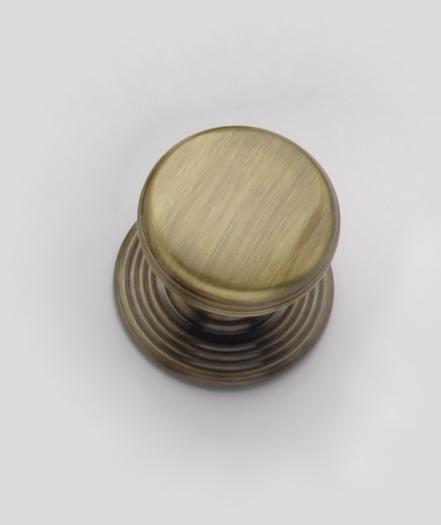 Reeded Bun Cupboard Knob (BUB)