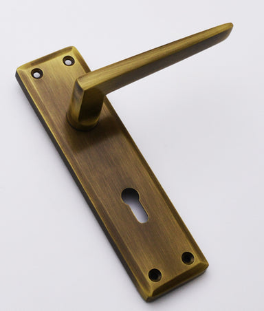Cadiz Pointed Lever on Plate