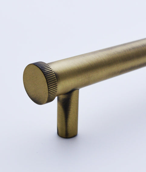 Leon Linear Cabinet Pull Handle